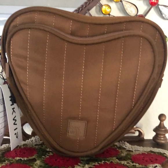 NWT IHKWIP Limited Edition “Be My Valentine” Heart Crossbody - Picture 2 of 9